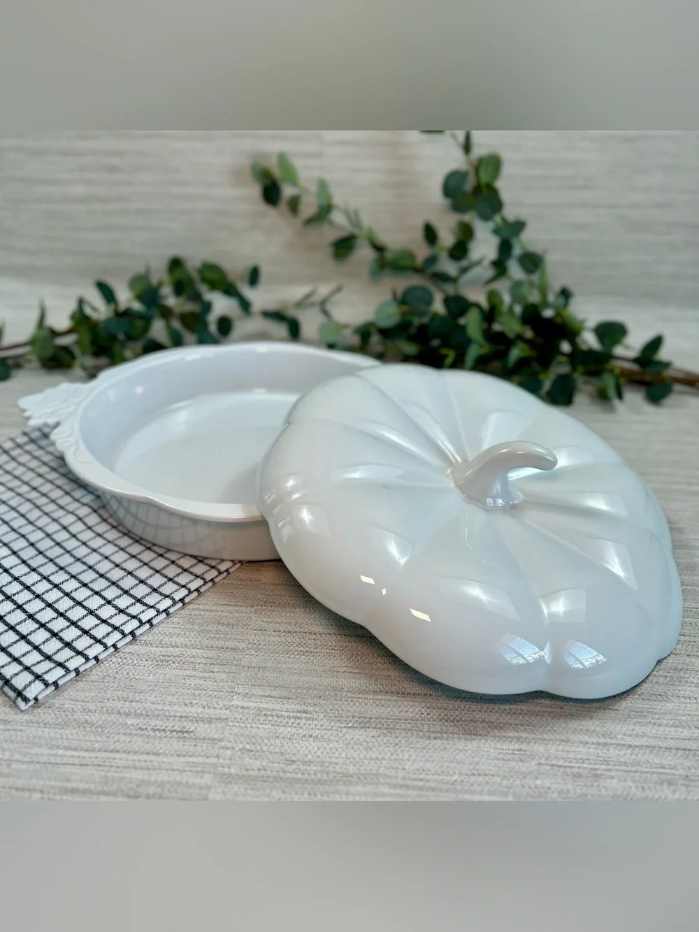 10 Strawberry Street Pumpkin Covered Casserole and Pie Dish - Ceramic - Fall